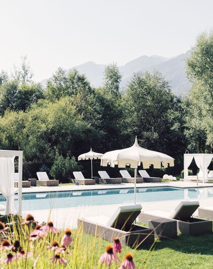Alpenrosen & Bergwiesen | Ein Tag eingeladen – Alpenpalace Luxury Hideaway
