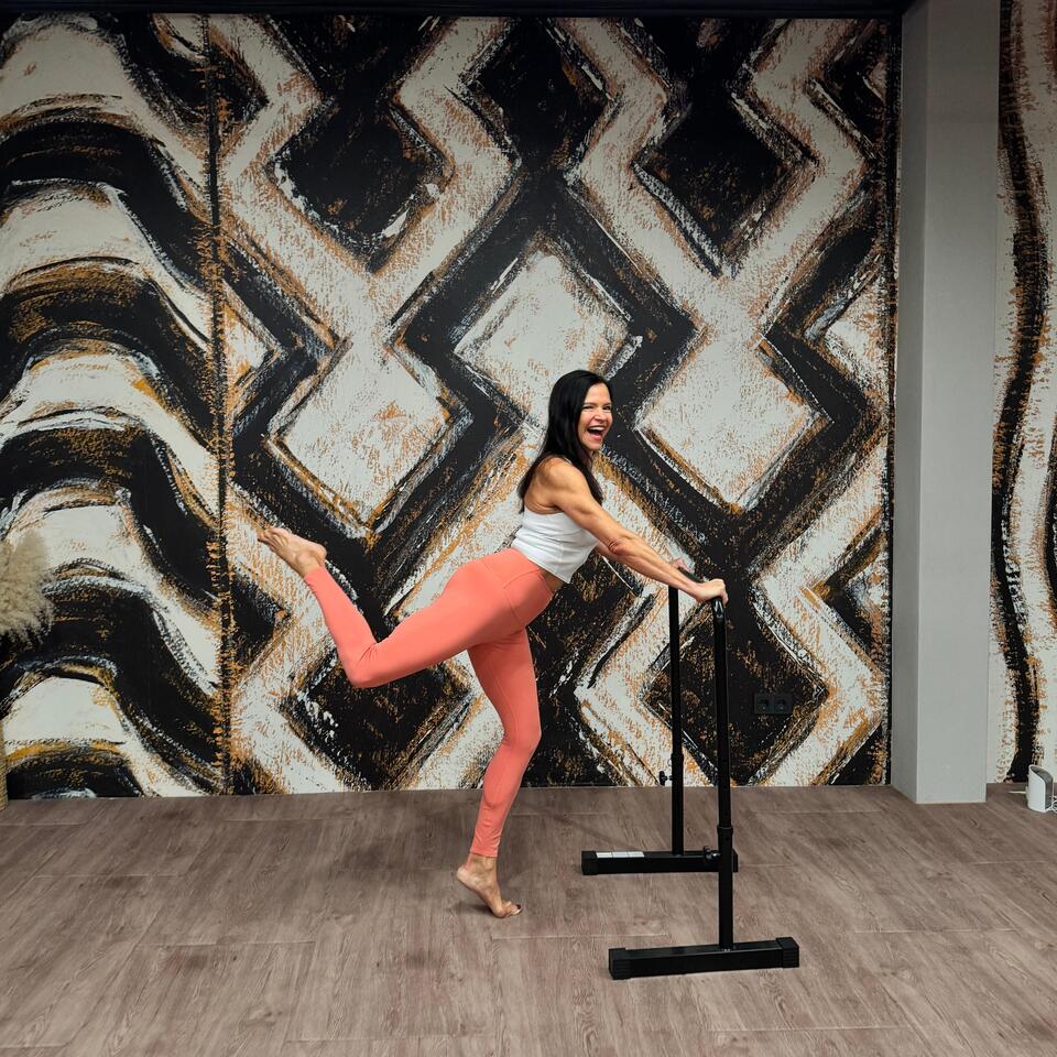 The Art of Barre and Flow – Theresa
