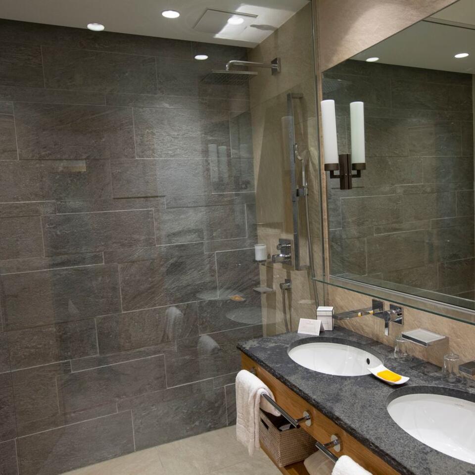 Superior Swiss Pine Room – Hotel Hochschober