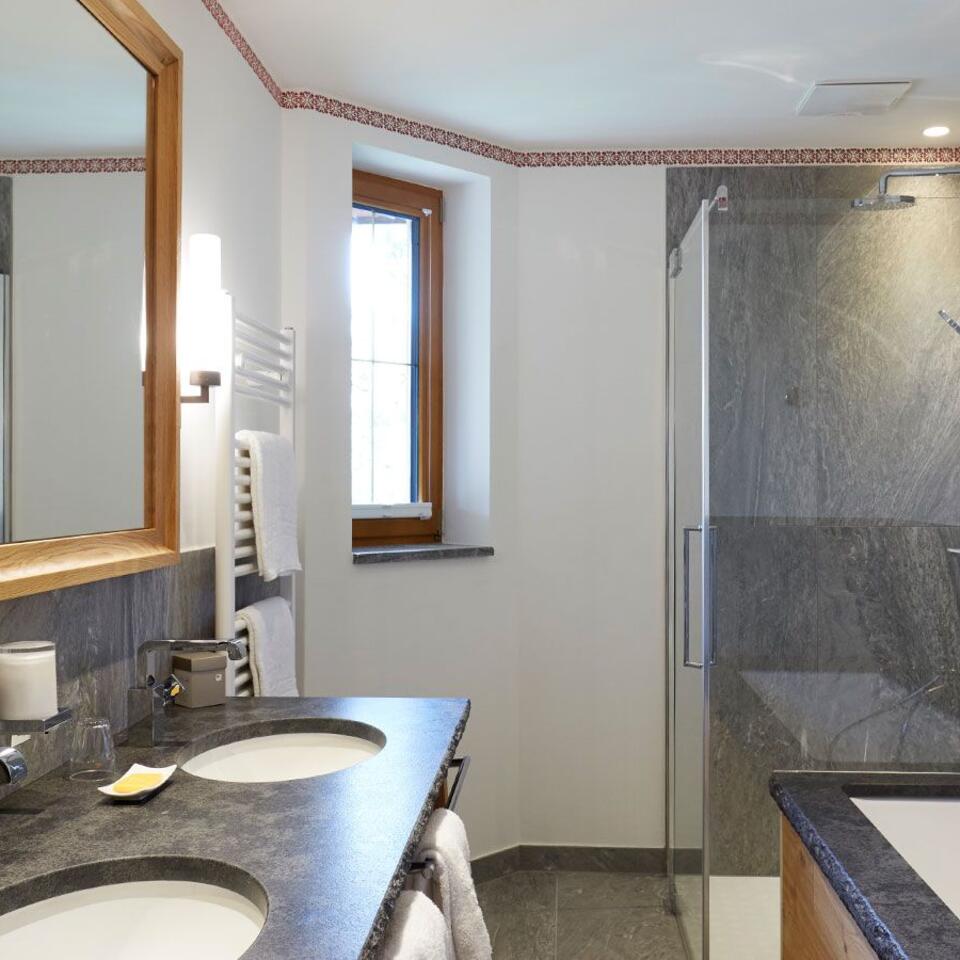 Deluxe room "stone pine" – Hotel Hochschober