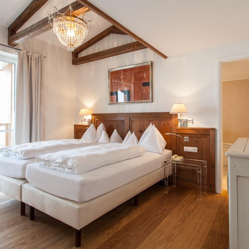 Panorama Suite mit Kachelofen und Whirlwanne – Theresa