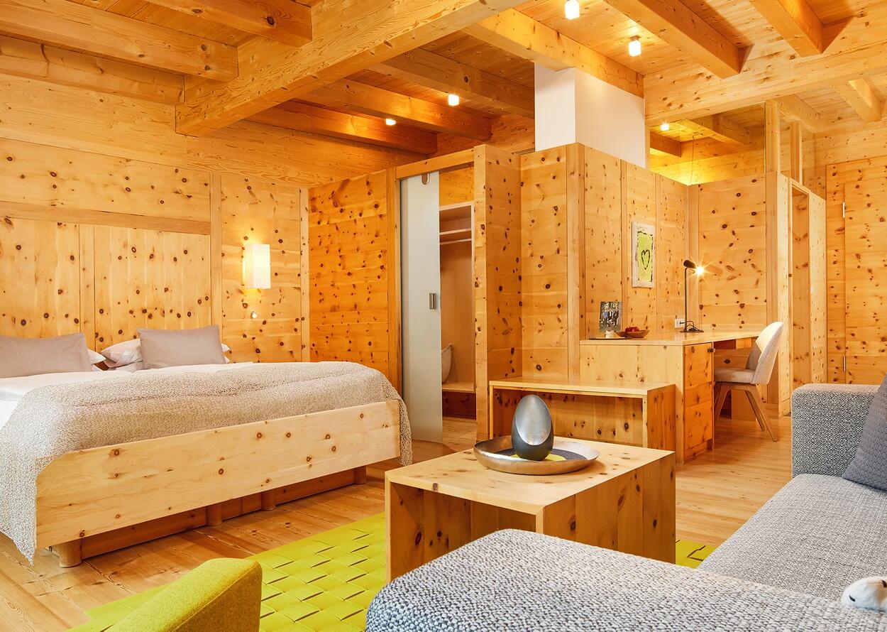 Stone pine Suite Deluxe – Naturhotel Waldklause