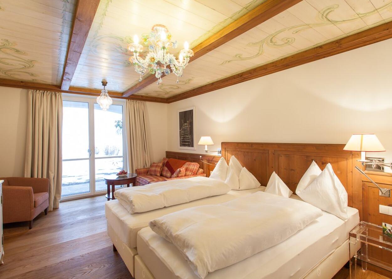 Country house room – Theresa