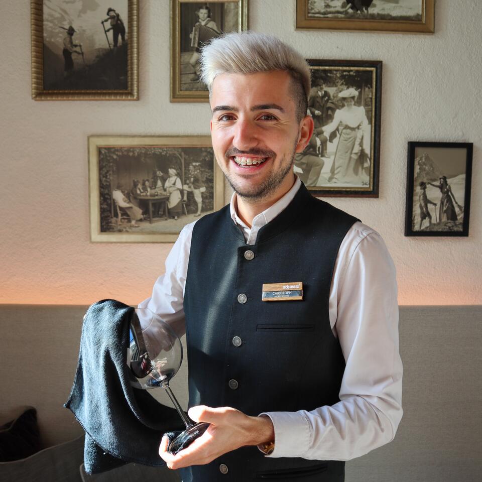 Service Christoph Schennach | 5 star wellness hotel Schwarz, Austria
