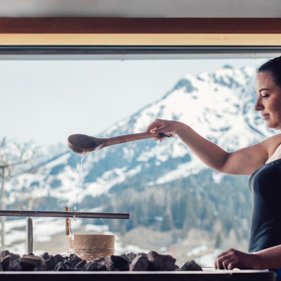 Saunameisterin | Best Alpine Wellnesshotel Übergossene Alm, Salzburg